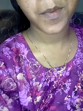 Snapshot of Neha533 chatting on April 22, 4:52 pm Neha533 online show from April 22, 4:52 pm