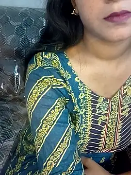 Snapshot of Neha533 chatting on April 25, 1:52 pm Neha533 online show from April 25, 1:52 pm
