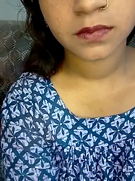Snapshot of Neha533 chatting on May 4, 7:10 pm Neha533 online show from May 4, 7:10 pm