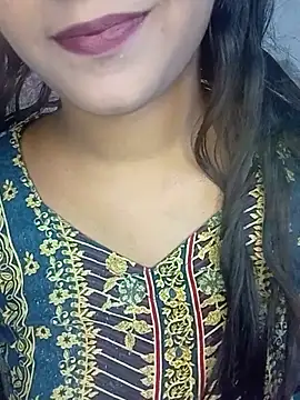 Snapshot of Neha533 chatting on May 11, 5:54 pm Neha533 online show from May 11, 5:54 pm
