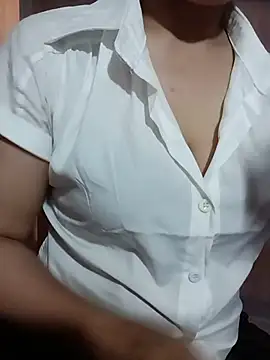 Snapshot of Sara_pusyy chatting on June 4, 5:13 am Sara pusyy online show from June 4, 5:13 am