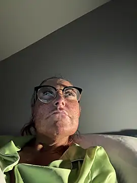 Snapshot of Angel-LinaX chatting on February 9, 10:14 pm Angel-LinaX online show from February 9, 10:14 pm