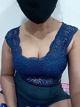 Aarti909090 online show from March 23, 2:10 pm