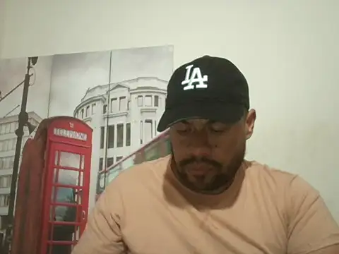 Snapshot of Ramses_36 chatting on November 16, 9:31 pm Ramses 36 online show from November 16, 9:31 pm