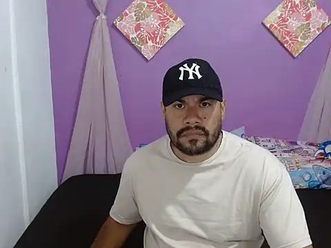 Snapshot of Ramses_36 chatting on December 18, 5:19 pm Ramses 36 online show from December 18, 5:19 pm