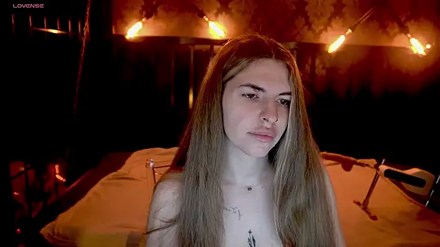 DanielaReign online show from March 1, 6:48 am