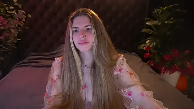 DanielaReign online show from April 15, 1:07 pm