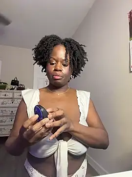 ladiosa selene online show from February 7, 1:42 am