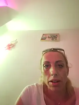 Yourdreams666999 online show from May 24, 7:52 pm