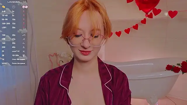 Snapshot of WICKEDEMBER chatting on February 19, 1:45 am WICKEDEMBER online show from February 19, 1:45 am