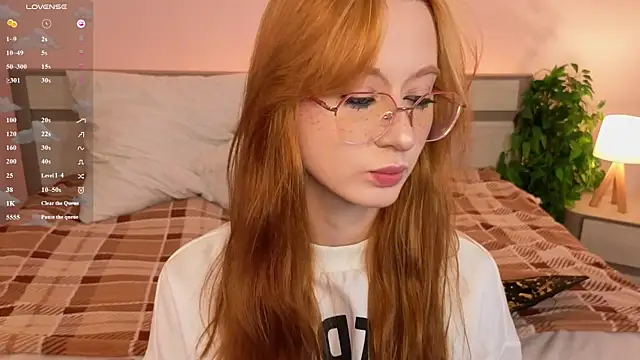 Snapshot of WICKEDEMBER chatting on February 24, 1:47 am WICKEDEMBER online show from February 24, 1:47 am