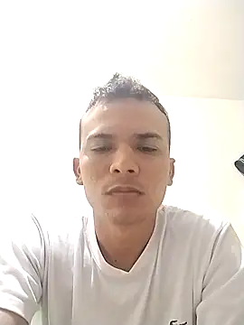 Snapshot of Luisadonis2015 chatting on November 3, 4:36 am Luisadonis2015 online show from November 3, 4:36 am