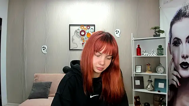 Snapshot of OlyviaBella chatting on November 4, 1:32 pm OlyviaBella online show from November 4, 1:32 pm