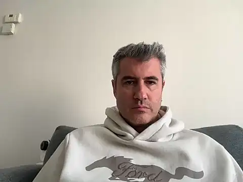 Snapshot of aprendiendo44 chatting on November 3, 2:29 pm aprendiendo44 online show from November 3, 2:29 pm