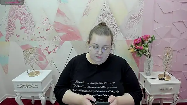 Snapshot of Beka_florence chatting on November 7, 9:09 am Beka florence online show from November 7, 9:09 am