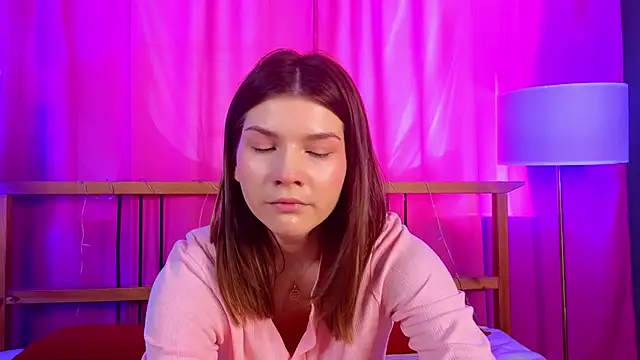 WilmaJohnson online show from March 19, 6:39 am