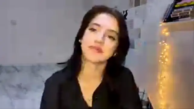 Snapshot of BarbaraBarnett chatting on February 23, 3:42 pm BarbaraBarnett online show from February 23, 3:42 pm