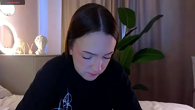 Snapshot of FrancesMason chatting on March 3, 6:19 am FrancesMason online show from March 3, 6:19 am