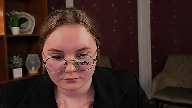 Snapshot of cherry_nya chatting on November 11, 2:06 pm cherry nya online show from November 11, 2:06 pm