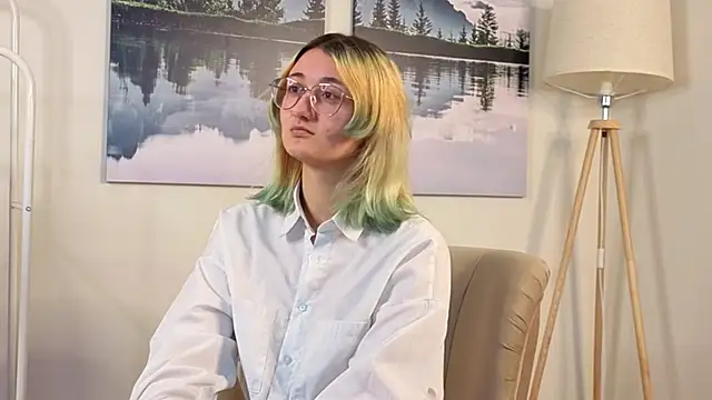 Snapshot of JoannieDrissel chatting on November 4, 10:58 am JoannieDrissel online show from November 4, 10:58 am