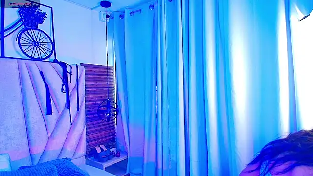 Snapshot of KimberlyFox_t chatting on May 9, 2:11 pm KimberlyFox t online show from May 9, 2:11 pm