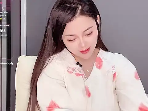 Yesenia- online show from November 19, 1:44 pm