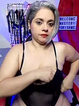 Snapshot of sexysubMila chatting on February 18, 2:13 pm sexysubMila online show from February 18, 2:13 pm