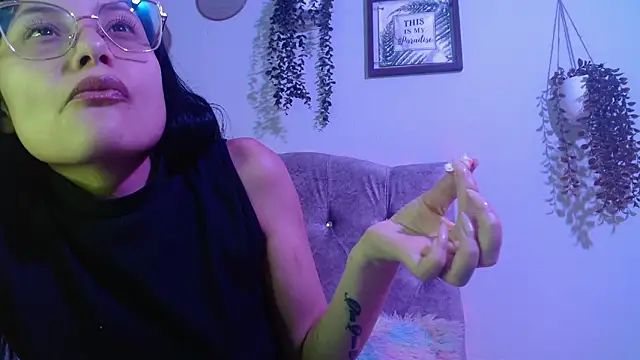 Snapshot of valkiry_ chatting on February 20, 10:21 pm valkiry online show from February 20, 10:21 pm