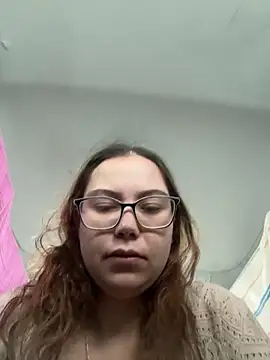 Snapshot of FreakyDreama chatting on February 19, 6:04 pm FreakyDreama online show from February 19, 6:04 pm