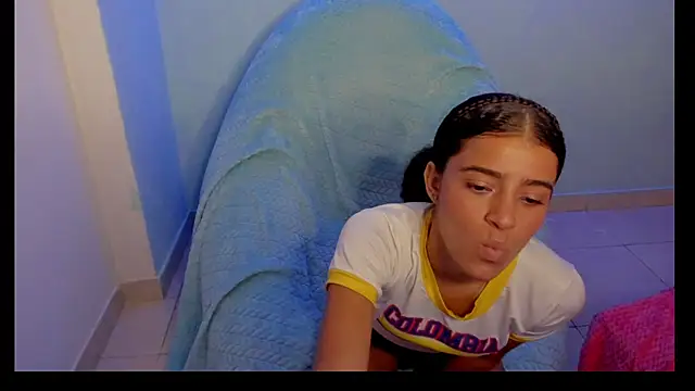 Snapshot of callmeocean chatting on November 4, 1:43 pm callmeocean online show from November 4, 1:43 pm