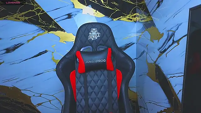 Snapshot of Suarezz10_ chatting on November 10, 2:27 pm Suarezz10 online show from November 10, 2:27 pm