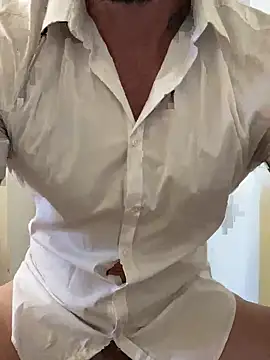 Snapshot of hommedure75 chatting on November 4, 11:31 am hommedure75 online show from November 4, 11:31 am