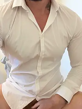 Snapshot of hommedure75 chatting on November 5, 2:17 pm hommedure75 online show from November 5, 2:17 pm