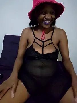 Snapshot of Mommy_Sienna chatting on February 25, 10:52 pm Mommy Sienna online show from February 25, 10:52 pm