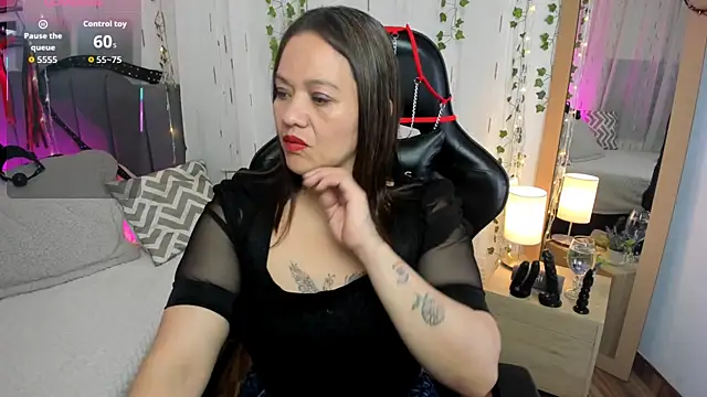 Victoria Wilde  online show from November 18, 9:25 am