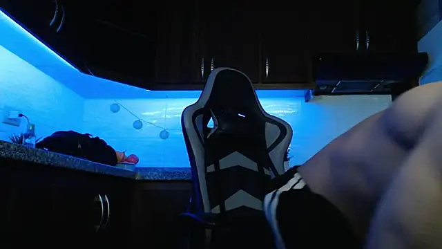 Snapshot of chris_evans27 chatting on February 17, 12:18 am chris evans27 online show from February 17, 12:18 am