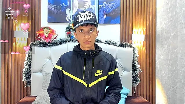 Elian Julian online show from November 21, 12:32 am