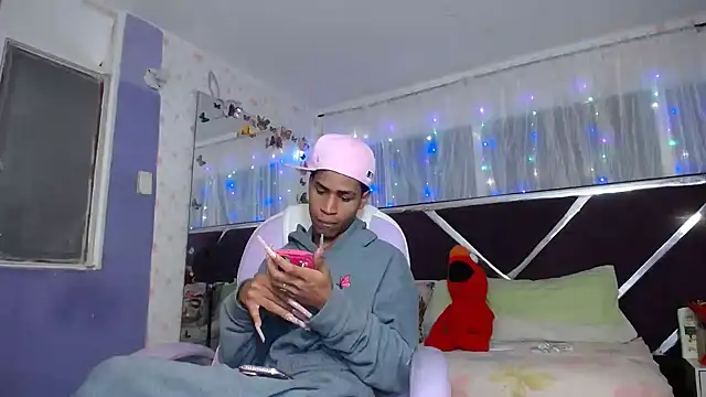Santy bigcock 01 online show from July 2, 1:06 pm