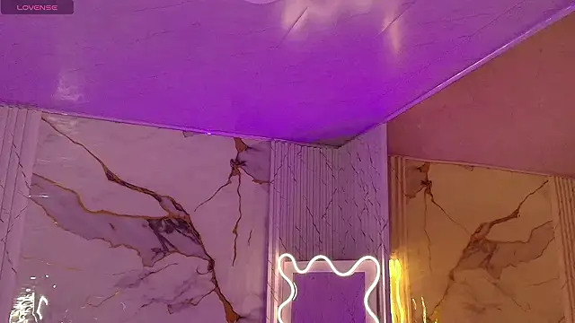 PEACHY TAY online show from March 19, 11:47 am