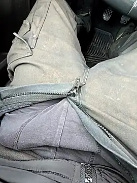 Snapshot of seulementme chatting on December 15, 10:30 am seulementme online show from December 15, 10:30 am