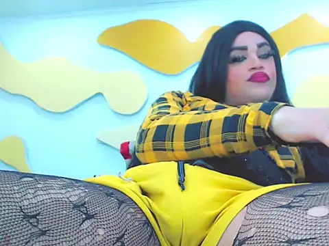 NharaBigCock online show from April 19, 7:49 pm