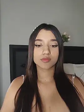 Snapshot of violett_fowlerxx chatting on June 9, 11:22 am violett fowlerxx online show from June 9, 11:22 am