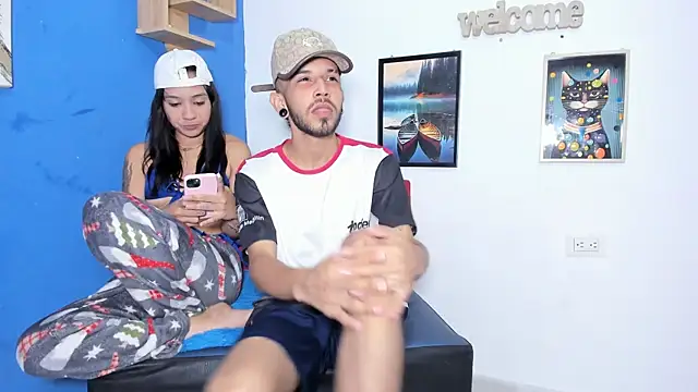 Snapshot of Destroy_princelinda chatting on November 18, 5:45 am Destroy princelinda online show from November 18, 5:45 am