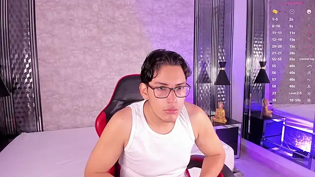 Snapshot of TheoHart_ chatting on November 7, 12:16 pm TheoHart online show from November 7, 12:16 pm