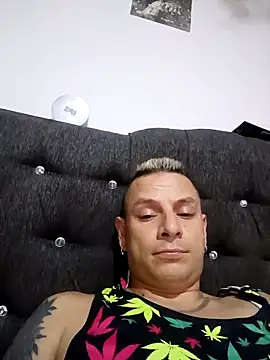 Snapshot of Stebetan chatting on November 5, 4:01 am Stebetan online show from November 5, 4:01 am