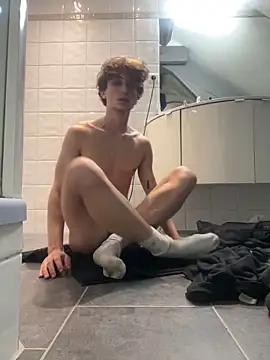 Snapshot of TeenNPlay chatting on November 14, 5:39 am TeenNPlay online show from November 14, 5:39 am