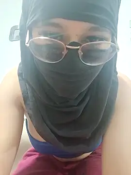 Snapshot of CandyLove_19 chatting on November 11, 3:06 am CandyLove 19 online show from November 11, 3:06 am