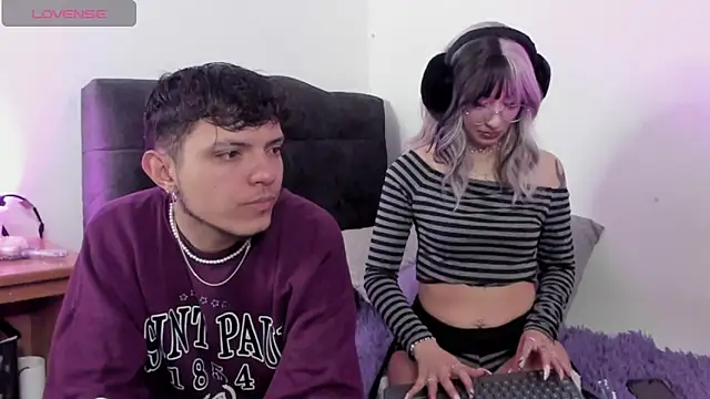 Snapshot of MidNightTouch-21 chatting on February 20, 2:52 am MidNightTouch-21 online show from February 20, 2:52 am