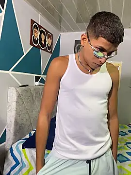 Mike and Rayan online show from March 27, 3:23 am