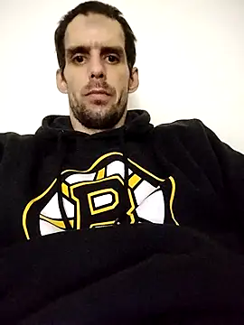 Snapshot of Plejer999 chatting on November 8, 2:34 am Plejer999 online show from November 8, 2:34 am